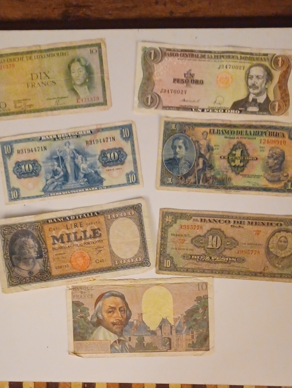 Vintage foreign banknotes Lot